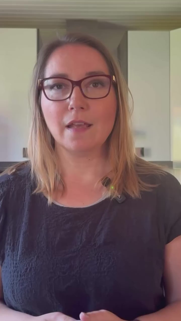 La fondatrice de Streamy Kids explique le fonctionnement du baladeur audio pour enfant